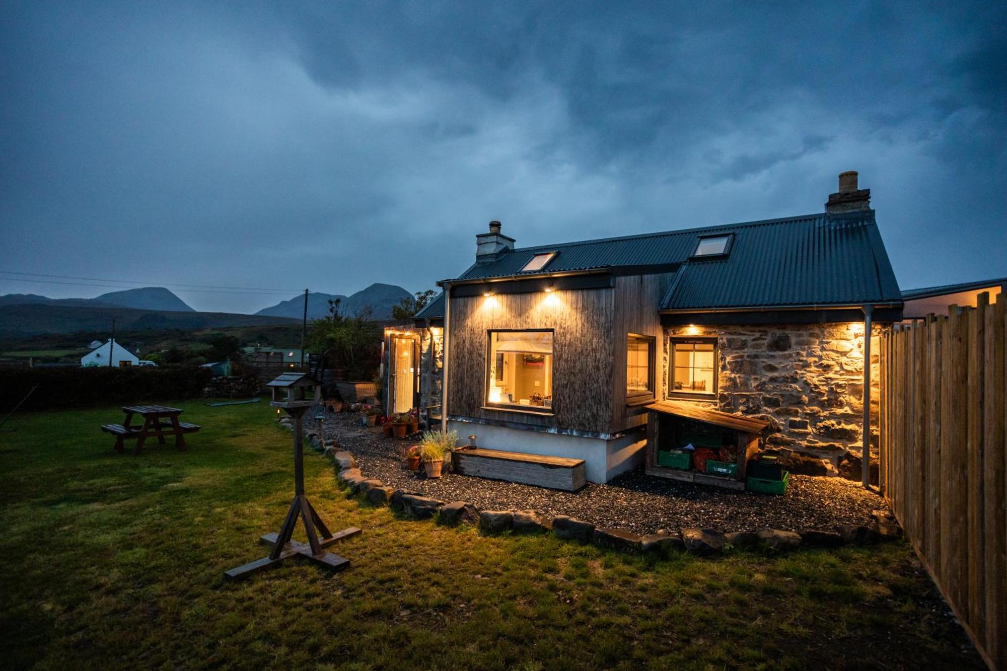 Jura, Mrs Leonard'S Cottage Craighouse Exterior photo