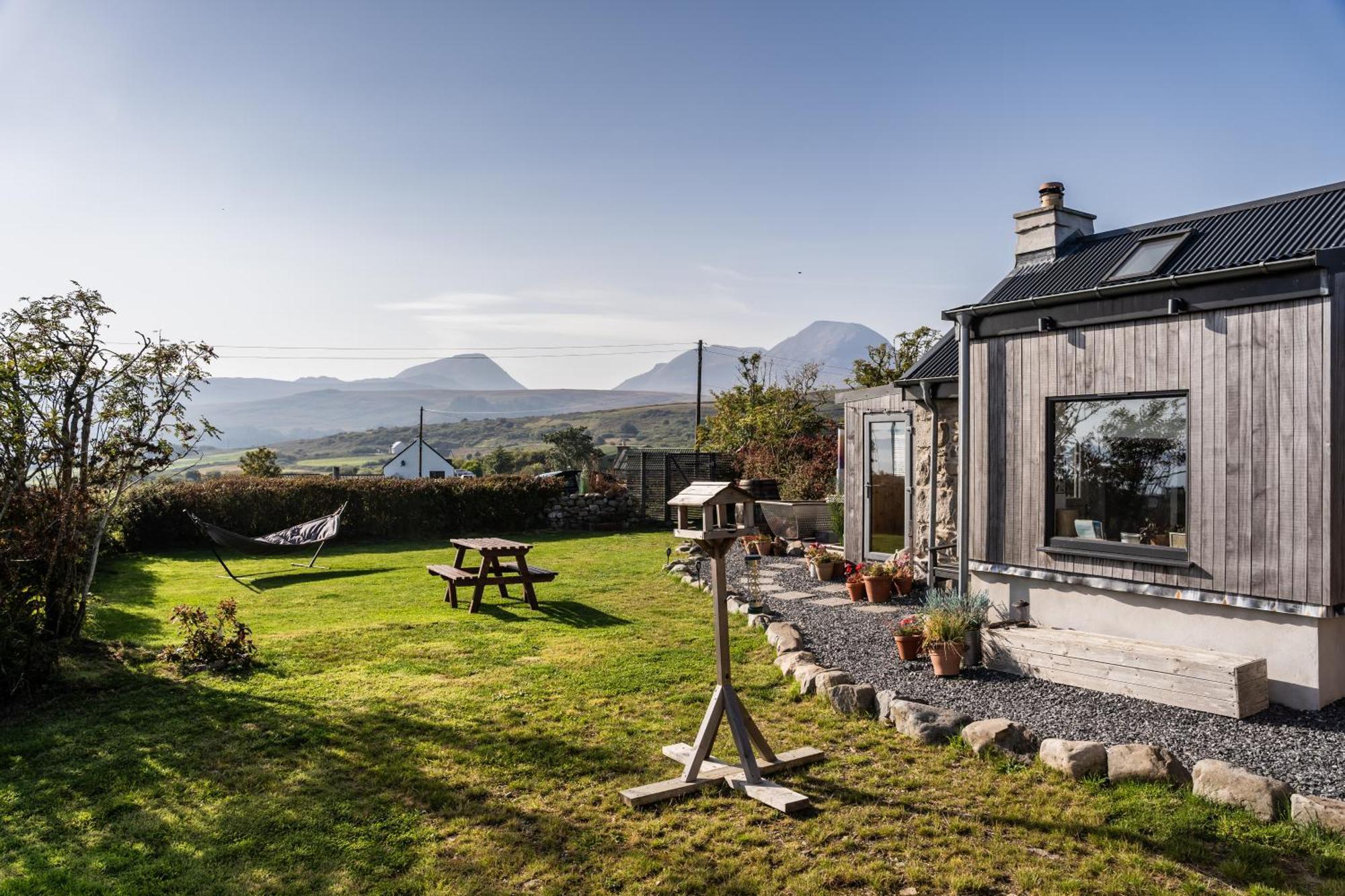 Jura, Mrs Leonard'S Cottage Craighouse Exterior photo